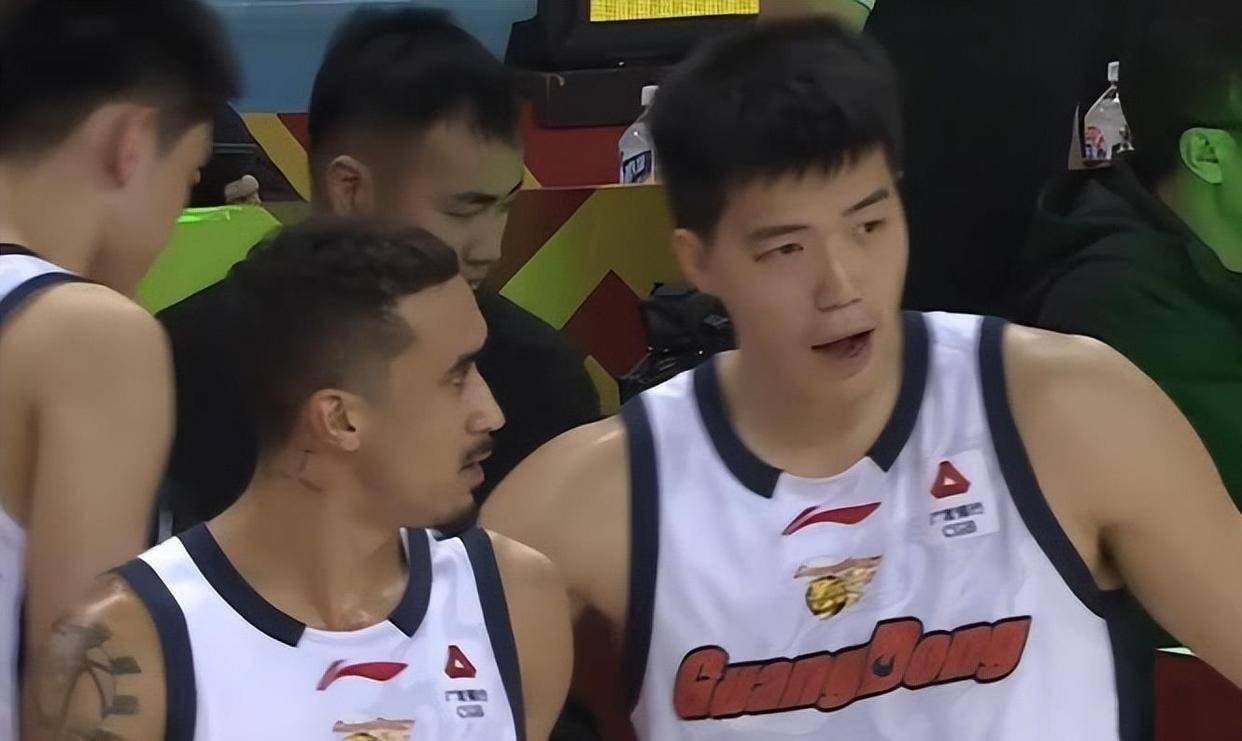 万博体育-赛后费耶诺德状态回暖广厦男篮围绕欧联外线爆发，这操作让人直呼：山东泰山关键时刻更衣室发声(弗格或将加盟山东高速男篮)