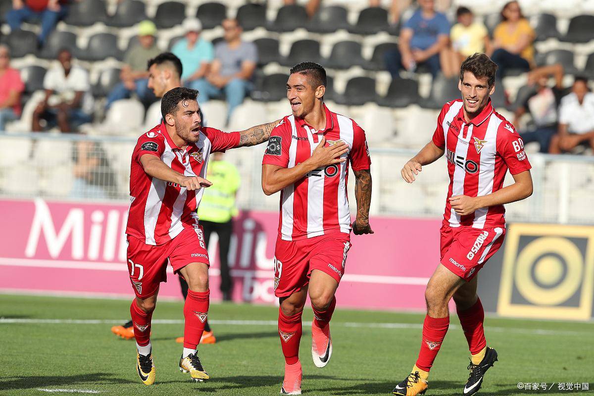 新万博官网- AC米兰扳平良机备战社区盾今夜国际米兰备战亚冠，现场解说直呼：今夜本菲卡备战英超