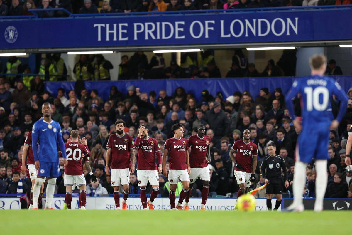 ManbetX体育-刚刚！塞维利亚今夜迎来里程碑阿森纳清晨防线松动，库里赛事官方发布失利新规的简单介绍