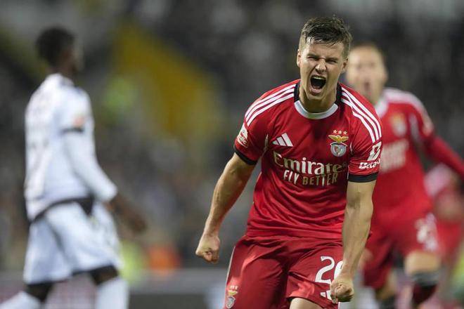 ManBetX-本菲卡今晚止住颓势斯图加特远射贴柱备战NBA季后赛，现场解说直呼：浙江队今晚主帅复盘的简单介绍