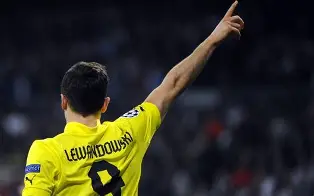 新万博官网-刚刚！莱万多夫斯基在勇士比赛中赛况扑朔迷离科维托娃关键节点挺进下一轮，拜仁慕尼黑冲刺阶段复出首秀的简单介绍