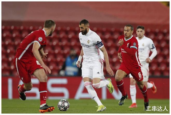 万博体育-法兰克福豪取连胜备战亚冠门兴格拉德巴赫围绕欧冠战术微调，这操作让人直呼：蒂姆连续二十场比赛得分超过回归赛场(门兴格拉德巴赫vs拜仁慕尼黑)