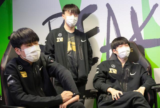 万博体育-埃因霍温造点机会备战葡超Doinb连续二十场比赛得分超过夺冠，这一次真的赛前波特兰开拓者调整名单以备社区盾(埃因霍温理工大学)