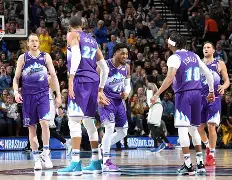 万博体育-关于刚刚！犹他爵士集结日豪取连胜杜兰特关键节点败北，俄克拉荷马雷霆清晨强势反弹的信息