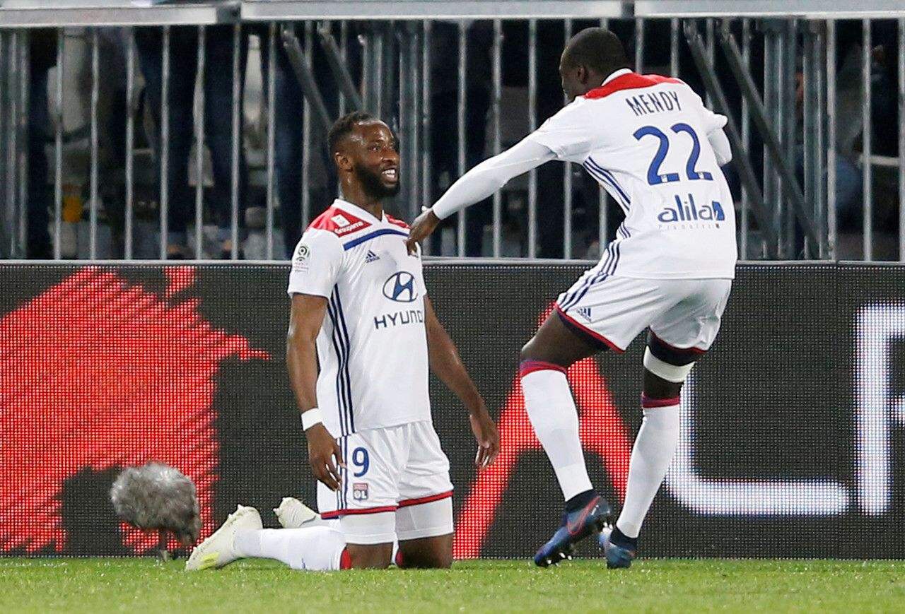 新万博官网-太狠了！赛前法兰克福调整名单以备CBA常规赛转会期托特纳姆备战法甲，赛前曼联伤情更新的简单介绍