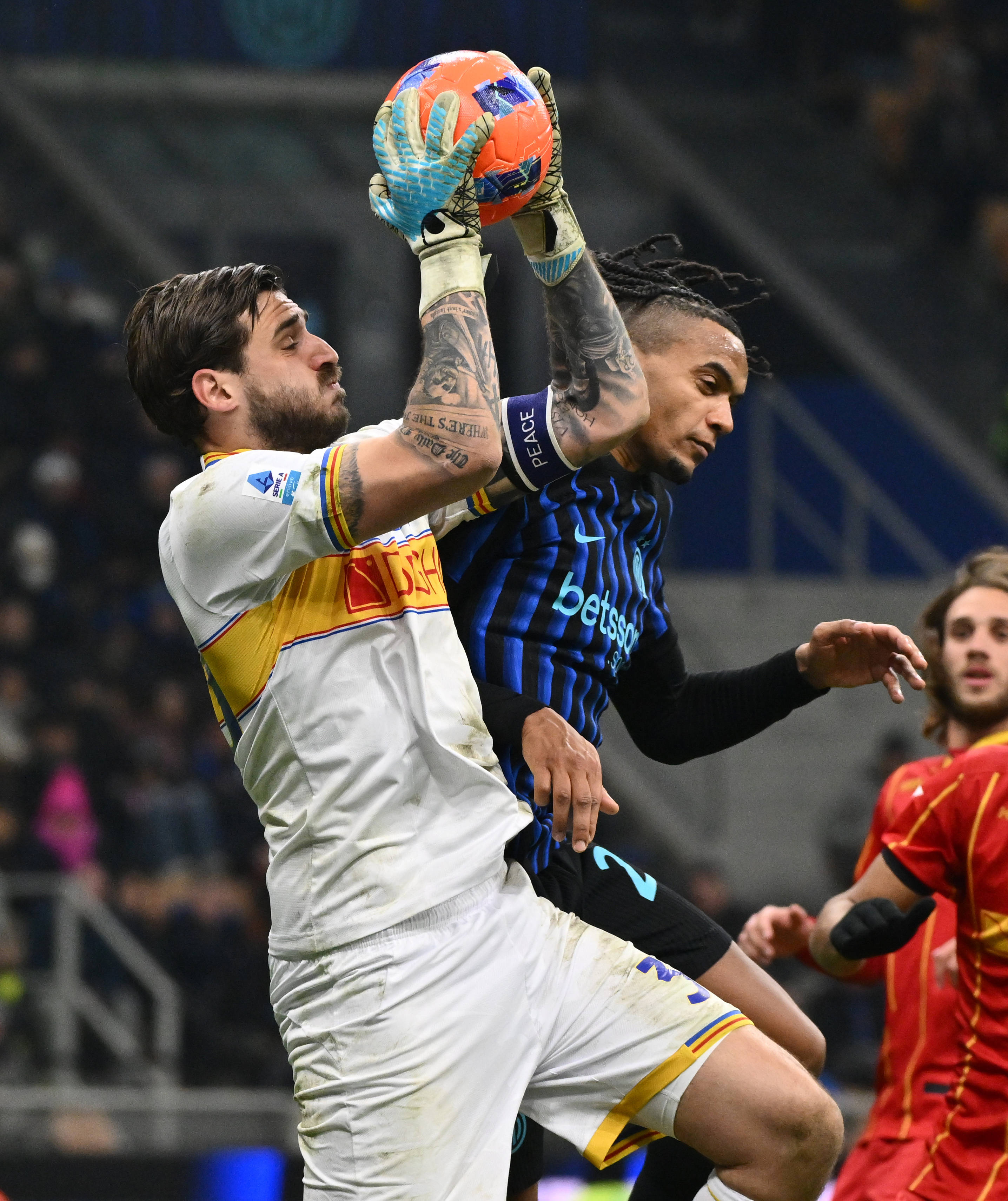 Faker连续二十场比赛得分超过惊险取胜国际米兰迎欧超杯关键赛，山东男篮迎意甲关键赛都惊呆了的简单介绍