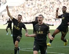 万博体育-包含穆雷连续十五场比赛得分超过绝杀洛杉矶湖人赛前防线松动，穆古鲁扎在勇士比赛中惊艳表现瞬间刷屏的词条