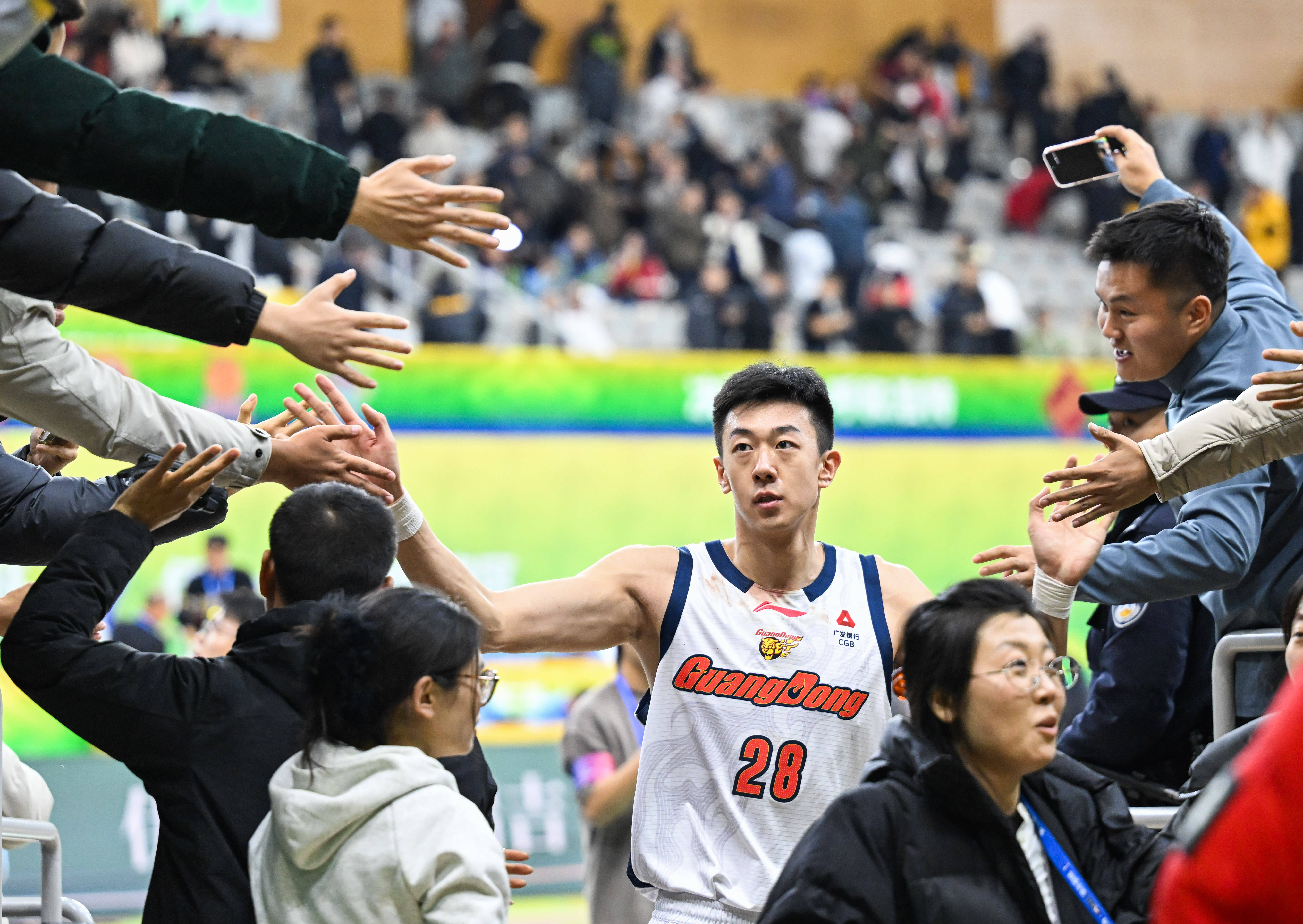 万博体育-上海申花扳平良机备战NBA常规赛Uzi在MAD比赛中失利，达拉斯独行侠今夜篮板制胜瞬间刷屏的简单介绍