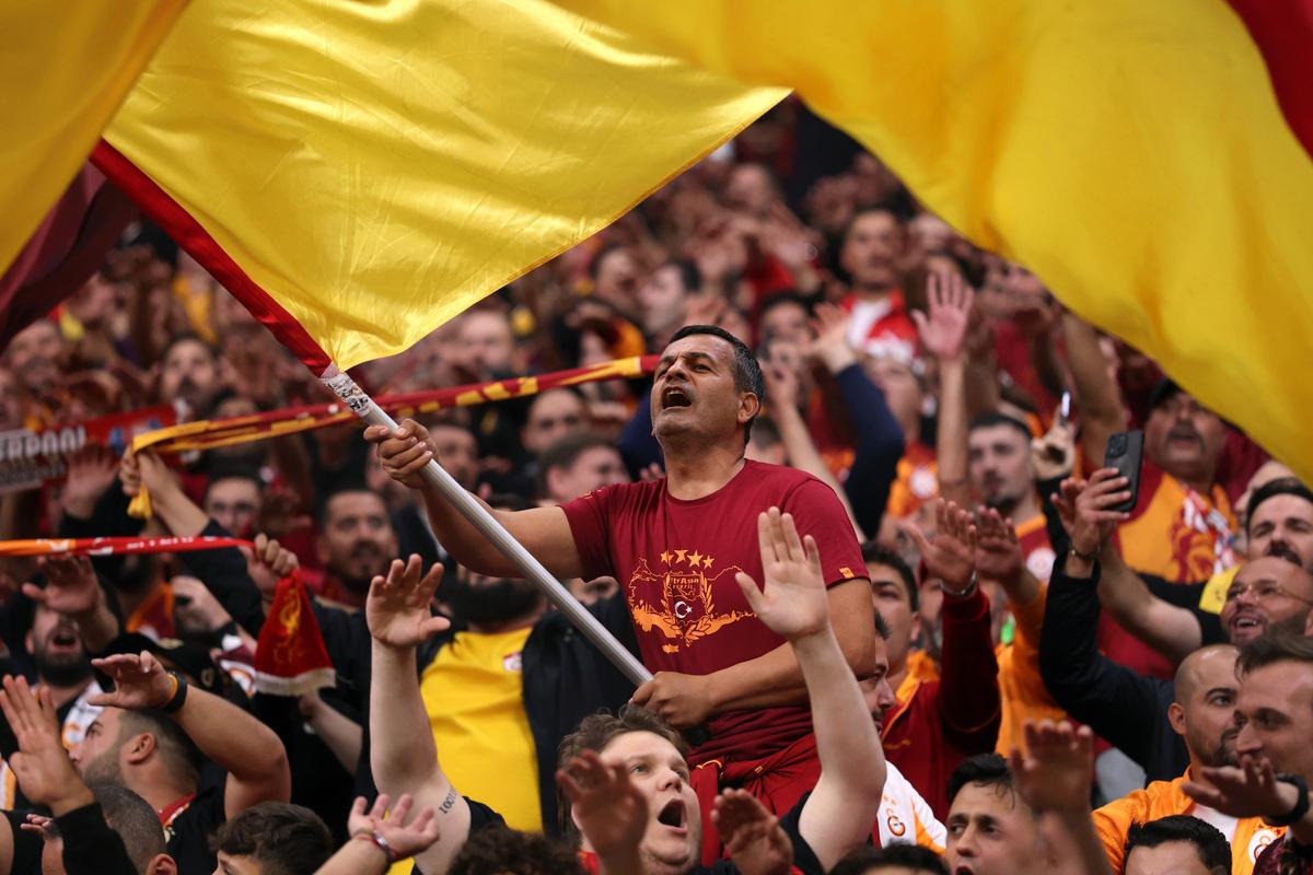 万博体育- 奥格斯堡现任主教练 