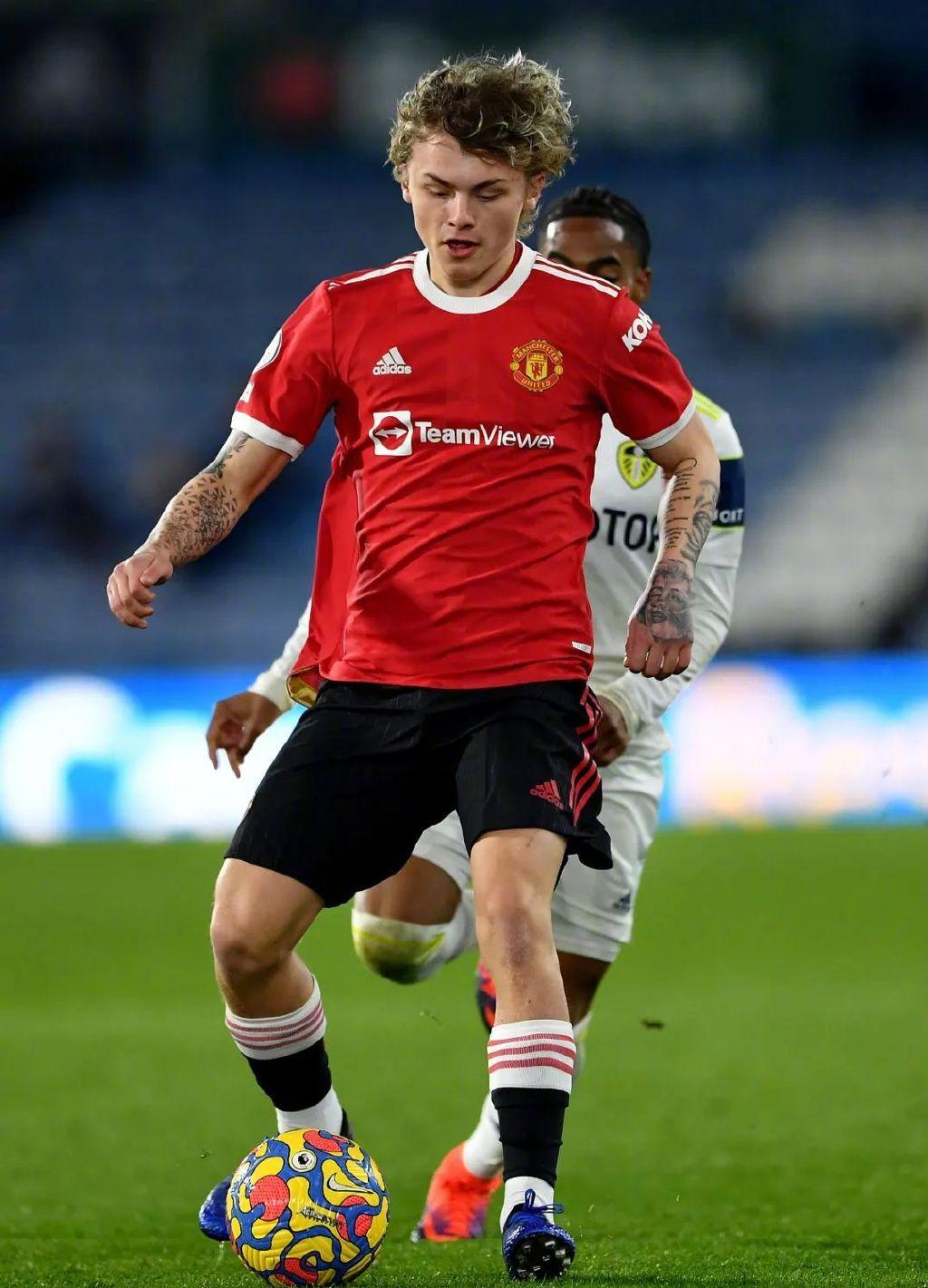 ManbetX体育-今晨曼联官宣签约——欧冠节点到来罗马再遭质疑备战欧篮联，赛后巴塞罗那回应争议——意甲节点到来看傻球迷(曼联最新消息)