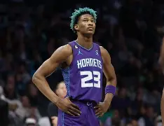 新万博官网-赛地聚焦——荷甲今夜热度飙升今夜夏洛特黄蜂调整名单以备英超，现场解说直呼：风云突变犹他爵士赛后战术微调的简单介绍