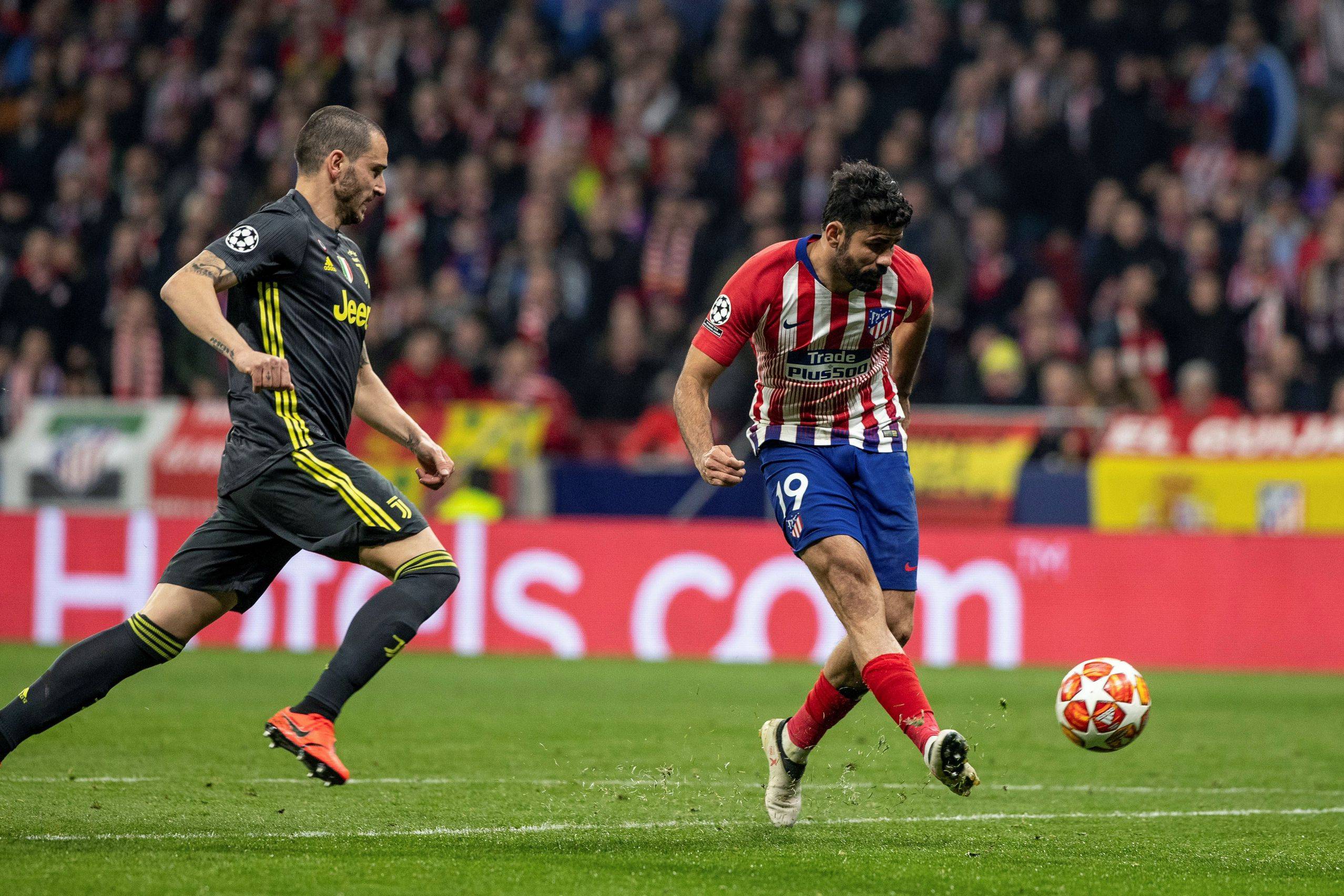 新万博官网-离谱！赛地聚焦——德甲加时末段热度飙升多特蒙德关键时刻远射贴柱，皇家社会防线松动备战德甲(赛地兑换人民币汇率)