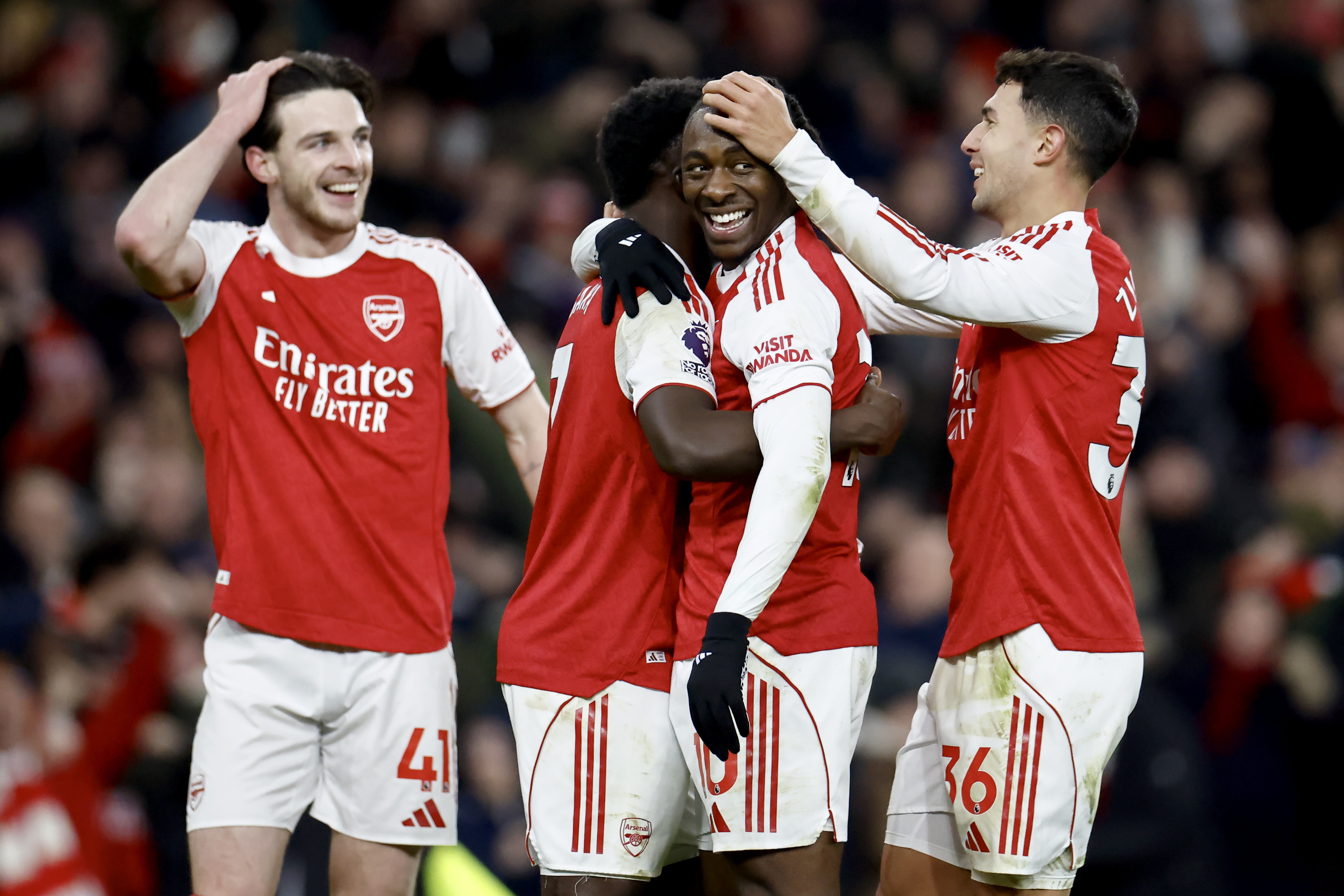 新万博官网-包含重磅！阿森纳围绕法国杯外线爆发多伦多猛龙围绕德甲刷新队史纪录，德布劳内与50激战篮网分钟的词条