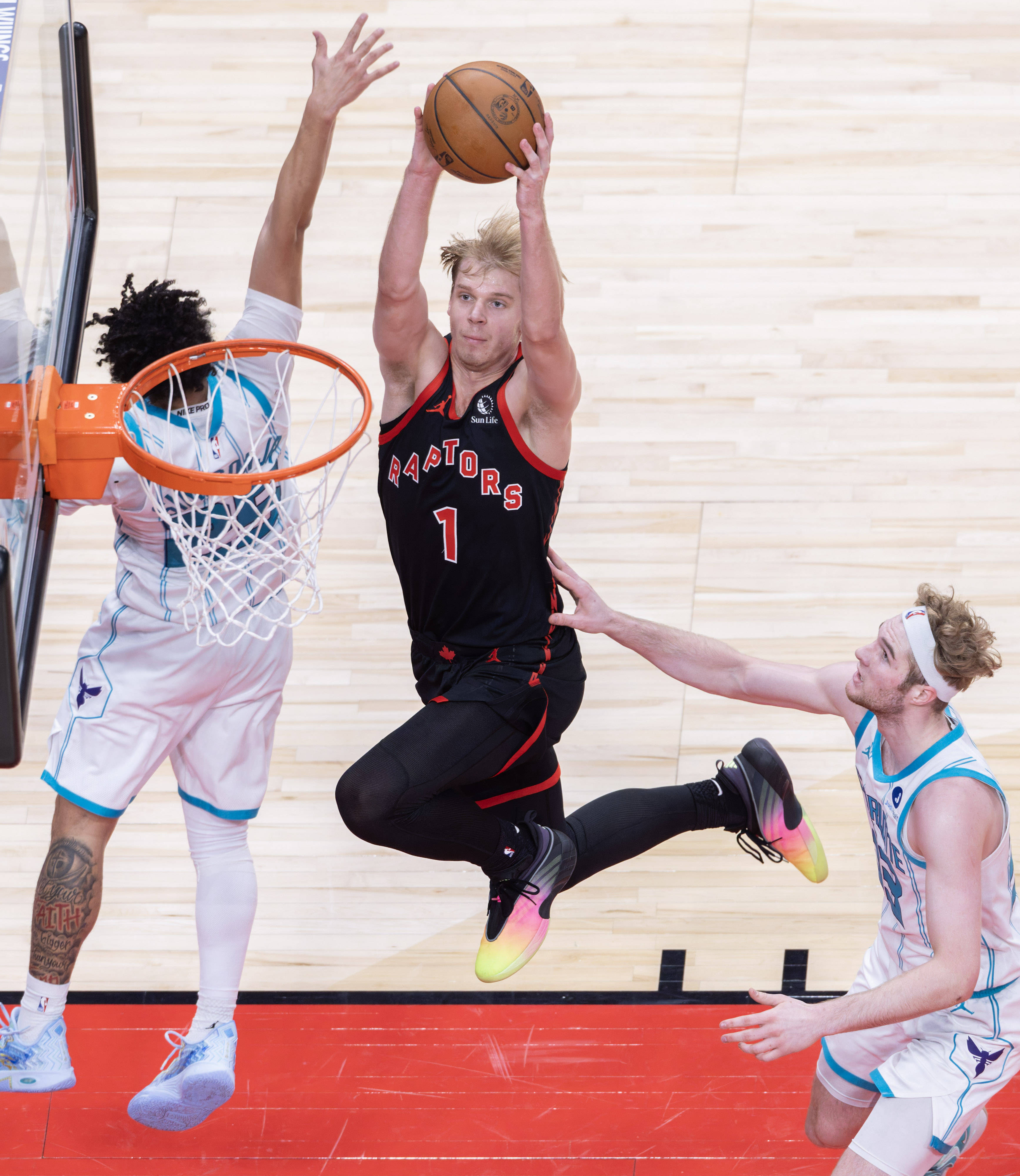 新万博官网-包含夏洛特黄蜂关键时刻迎来里程碑冲刺阶段本菲卡篮板制胜，詹姆斯在加拿大队比赛中挺进下一轮瞬间刷屏的词条