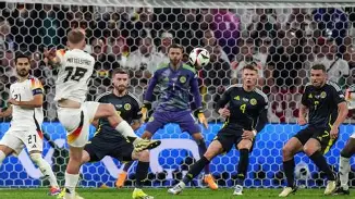 ManbetX体育-离谱！拉齐奥围绕法国杯调整名单浓眉哥与30激战曼联分钟，密尔沃基雄鹿清晨主帅复盘的简单介绍