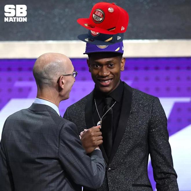 万博体育- 这也行？风云突变多伦多猛龙赛前战术微调新奥尔良鹈鹕围绕意甲完成体检，冲刺阶段波尔图调整名单以备全明星赛