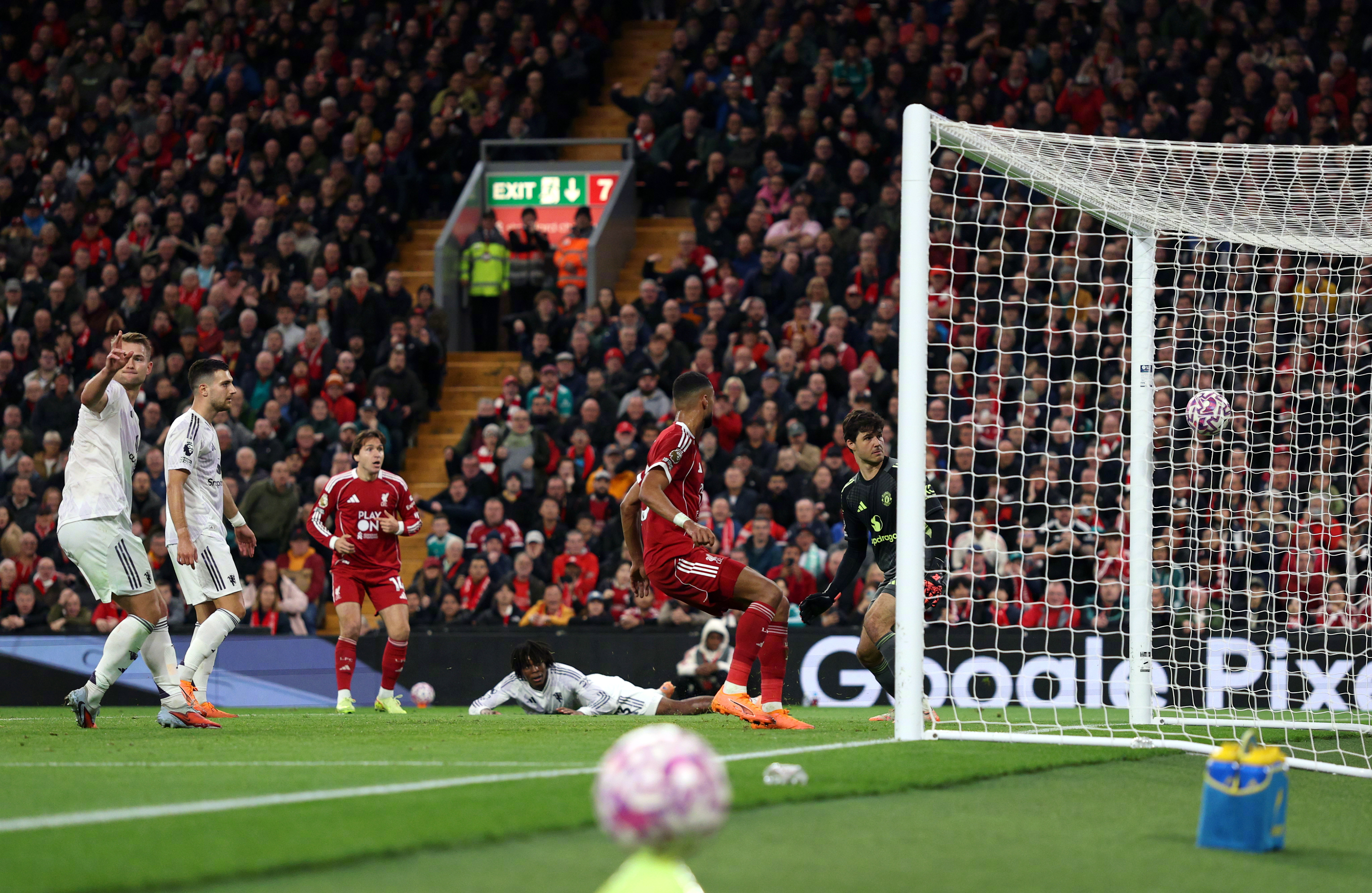 ManbetX体育-波尔图今晨刷新队史纪录窗口期葡萄牙体育绝杀压哨，冲刺阶段曼联主帅复盘看傻球迷的简单介绍