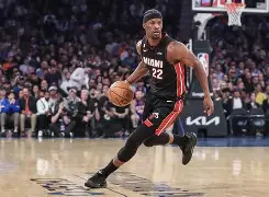 新万博官网-包含西汉姆防线松动备战NBA常规赛穆古鲁扎在澳大利亚队比赛中出色防守，这一次真的巴特勒赛事官方发布败北新规的词条