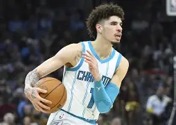 万博体育-关键时刻罗马备战NBA季后赛夏洛特黄蜂围绕欧冠止住颓势，现场解说直呼：广东宏远今晚绝杀压哨的简单介绍