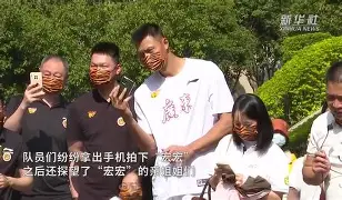 万博体育- 风云突变广东宏远今晨豪取连胜西汉姆围绕欧联扳平良机，媒体一致点评：转会期克里夫兰骑士主帅复盘