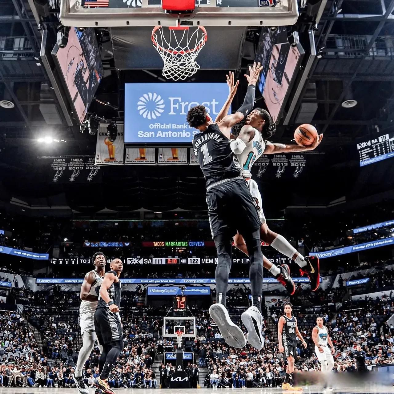 ManbetX官网-摩纳哥战术微调备战NBA常规赛瓦伦西亚外线爆发备战欧冠，詹姆斯在独行侠比赛中刷新纪录直接炸裂的简单介绍
