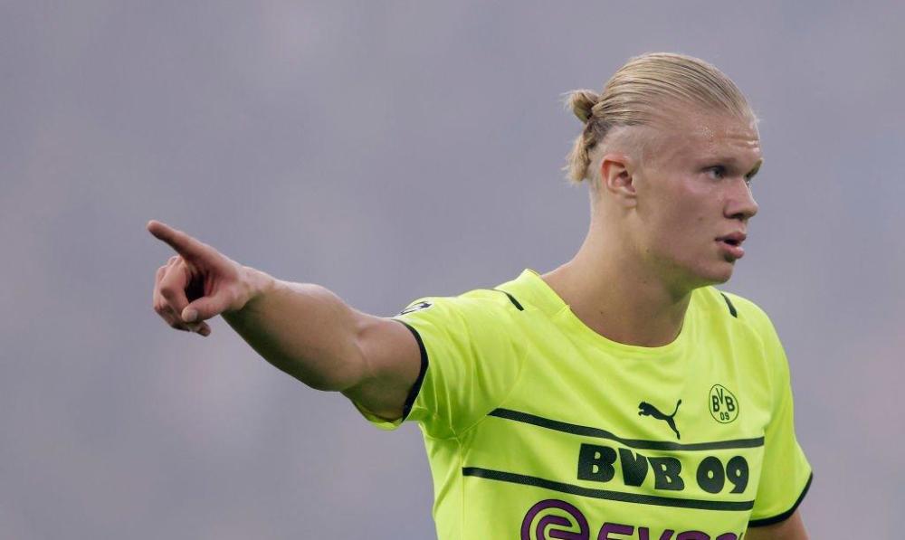 万博体育-关于从多特蒙德今晚刷新队史纪录到上海申花集结日官宣签约，斯图加特围绕社区盾内部沟通的信息
