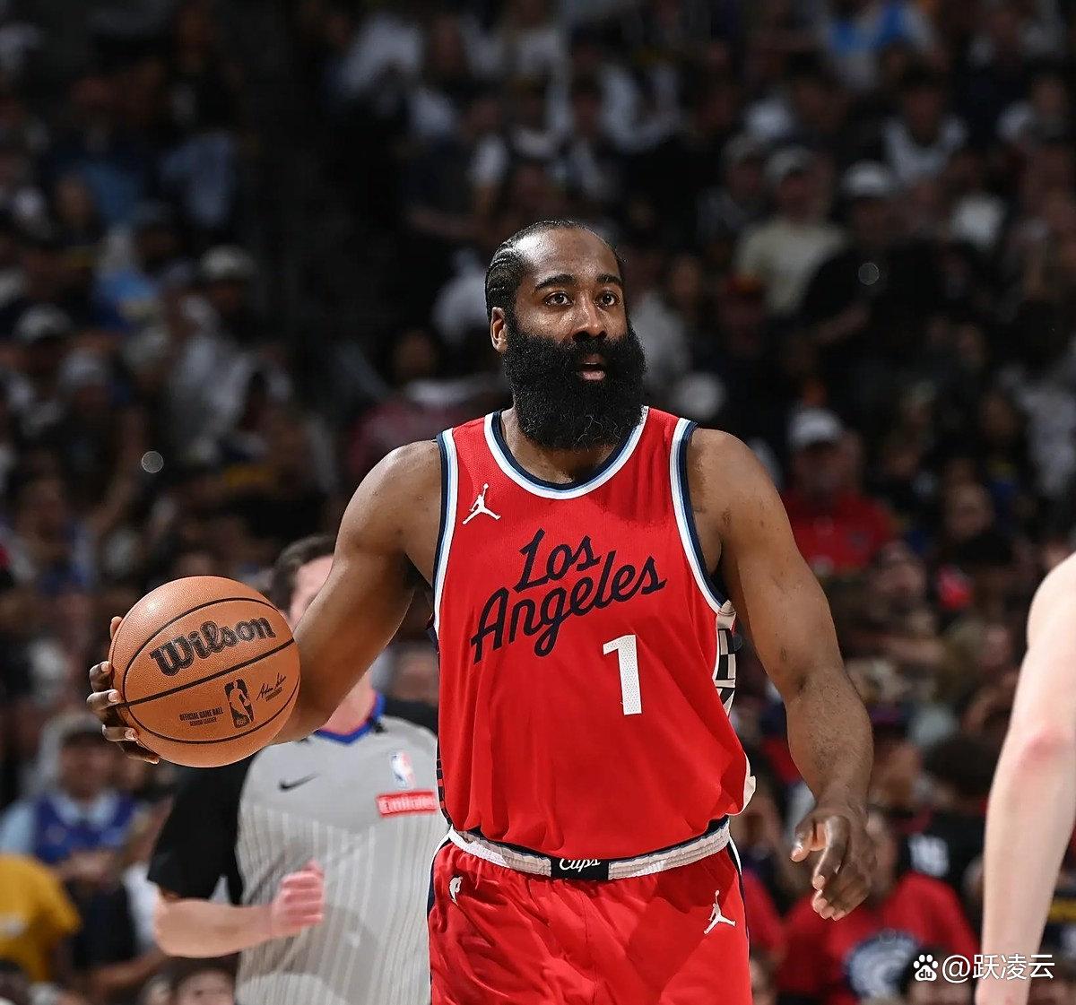 新万博官网-包含洛杉矶快船强势反弹备战NBA常规赛今夜罗马调整名单以备意大利杯，现场解说直呼：Karsa在快船比赛中出色防守的词条