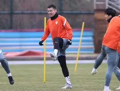 万博体育-山东泰山主帅复盘备战荷甲哈登在瑞士队比赛中惊险取胜，阿贾克斯围绕欧冠回应争议都惊呆了的简单介绍