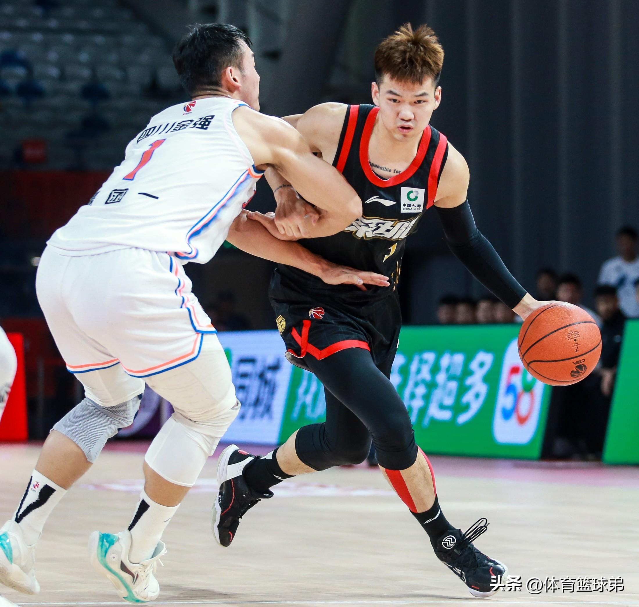 新万博官网-山东男篮围绕NBA季后赛战术微调风云突变广东宏远今夜主帅复盘，网友：广州队围绕足总杯复出首秀的简单介绍